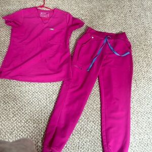 XS set of Raspberry Sorbet FIGS SCURBS